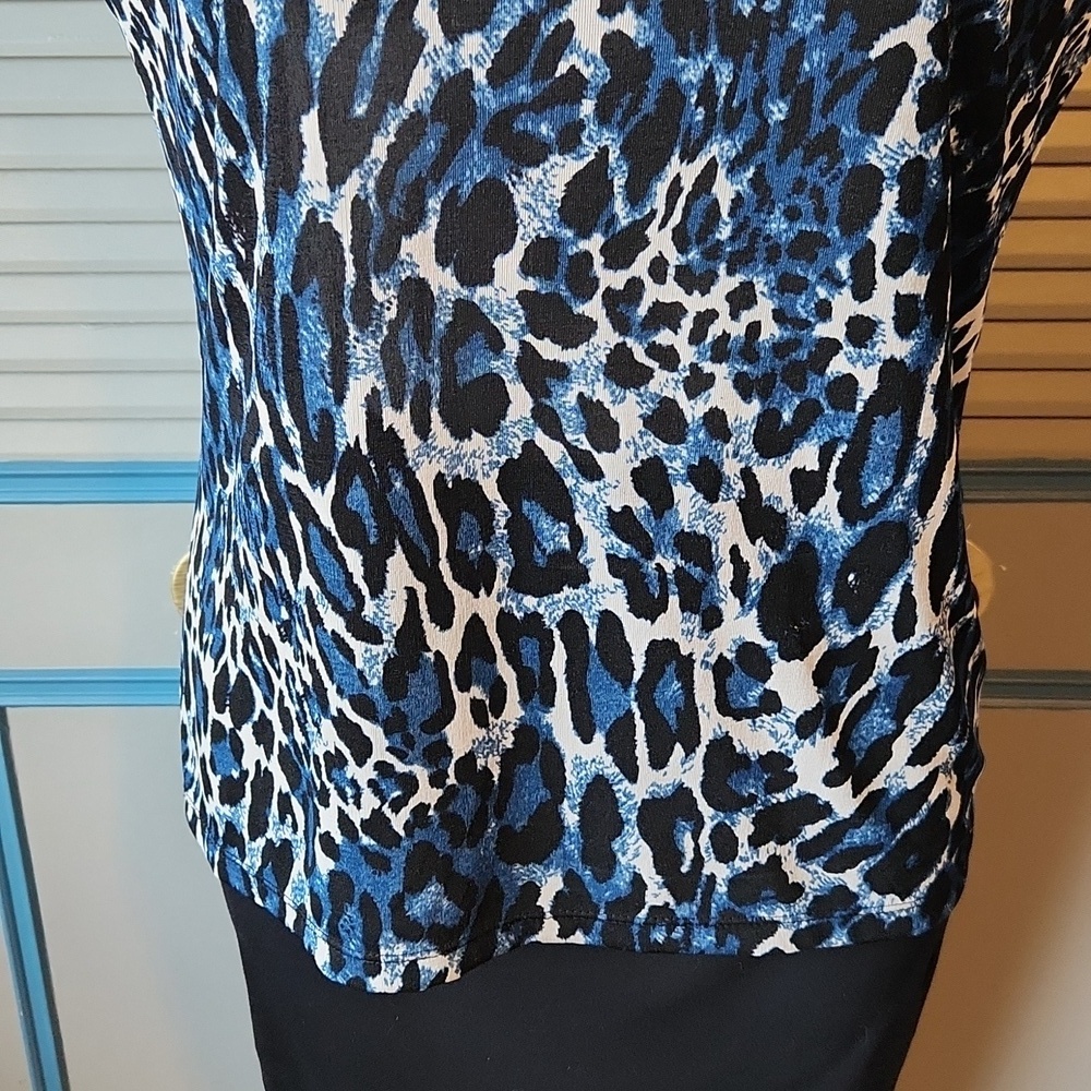 Jocelyn Smith Top Blue Leopard Print Top - Picture 4 of 11
